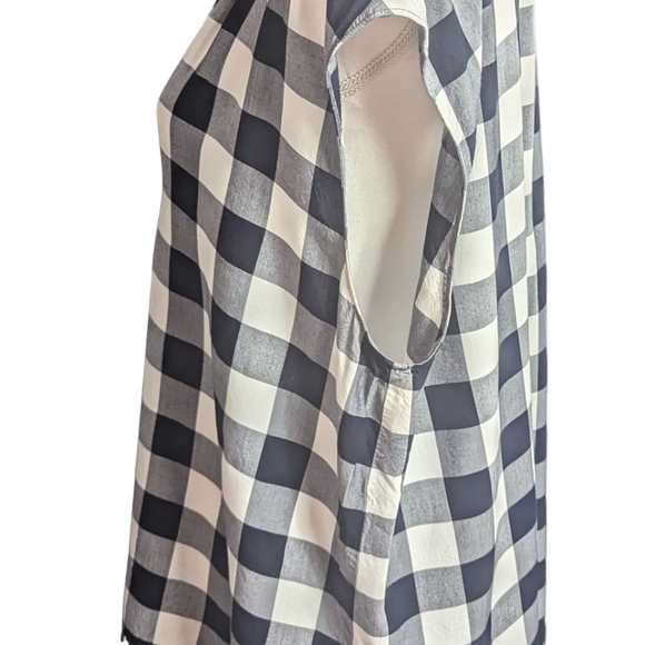 Loft Sleeveless Top - Picture 4 of 5